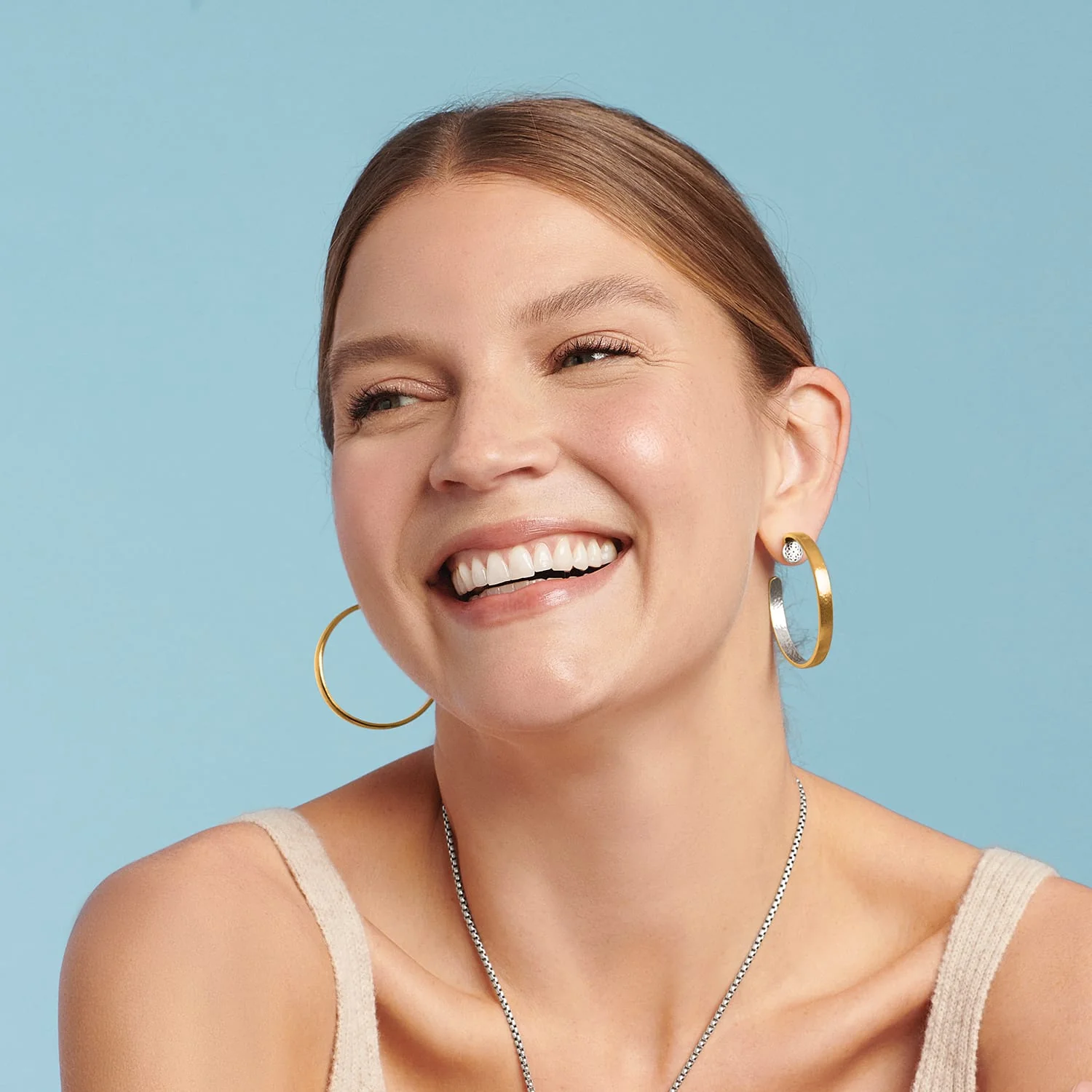 Ferrara Entrata Medium Hoop Earrings - Image 3